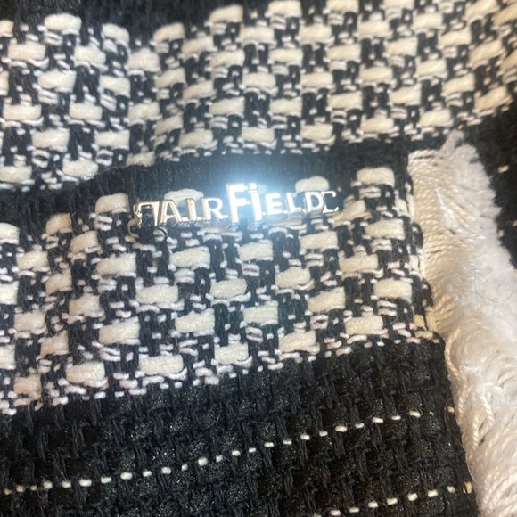 AirField Striped Black and White Blazer - Picture 16 of 17